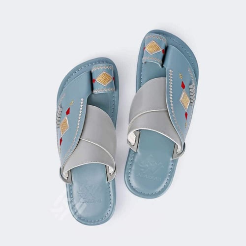 نعال خليجي مطرز من الجلد السماوي الطبيعي