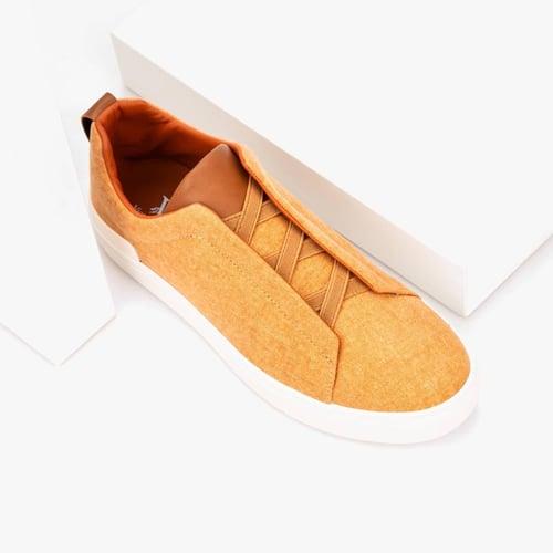 حذاء كاجوال كلاسيكي طبي بيج من ماركة فيكتور كلارك