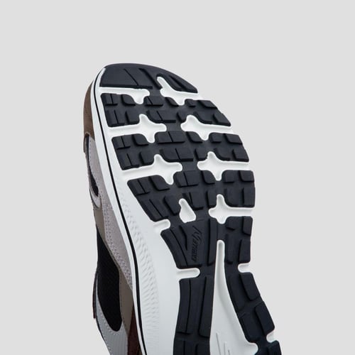 سكيتشرز غو ران - الترا لايت بني وبيج