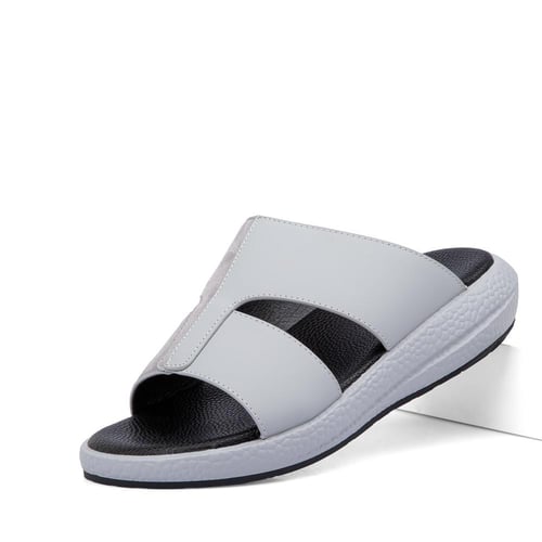 نعال شرقي جلد رمادي بأرضية سوداء طبية