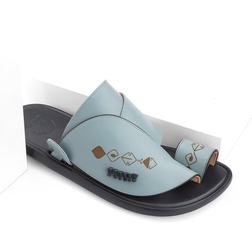 حذاء شرقي مطرز من الجلد السماوي بنعل طبي