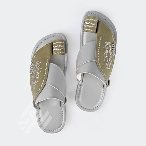 حذيان شرقي مطرز بأجود أنواع الجلد الزيتي