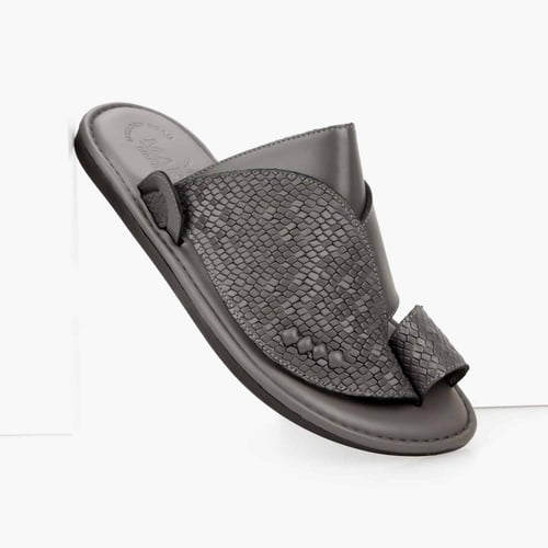 نعال شرقي إيطالي رمادي بنقشة جلد الثعبان