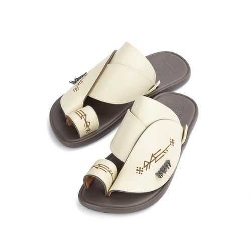 حذاء شرقي مطرز جلد سكري ونعل طبي بني