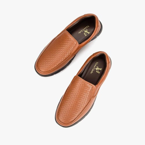 حذاء رسمي كلاسيكي طبي من ماركة فيكتور كلارك - عسلي