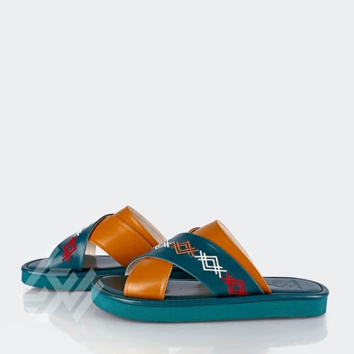 مداس رجالي مطرز جلد فيروزي وعسلي