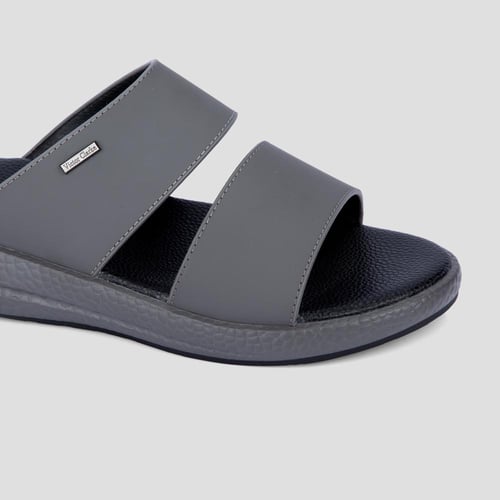 نعال شرقي خليجي رمادي من فيكتور كلارك