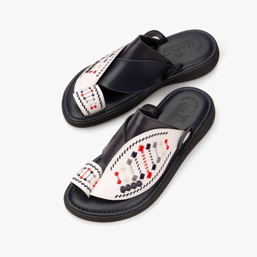 نعال شرقي إيطالي فاخر بألوان الأسود والأبيض