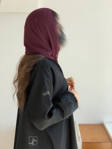 عباية سادة أنيقة بأكمام فرو #243