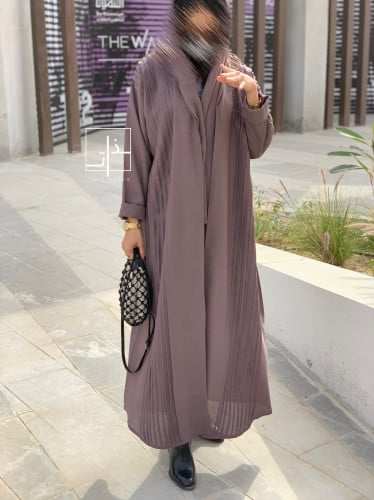 عباية بكسرات مطرزة من الامام #212