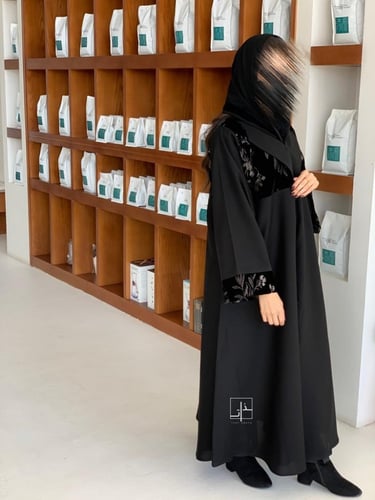 عباية بمخمل مطرز #242