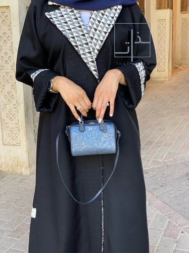 عباية بـ ياقة من التويد #204