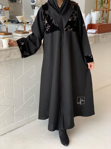 عباية بمخمل مطرز #242