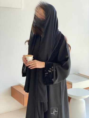 عباية بمخمل مطرز #242