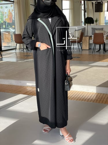 عبايه عملية بقماش منقط فاخر #194 تسليم فوري