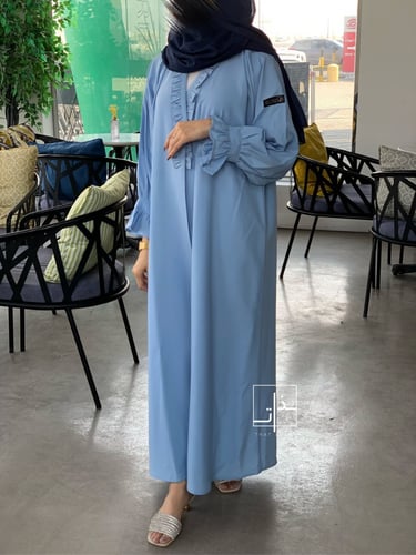 عبايه مميزة حريرية بكسرات #232