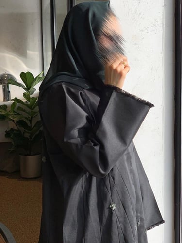 عبايه أنيقة مطرزة #263