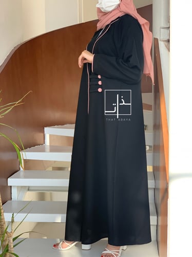 عباية مزينة بـ أزارير قماشية #199