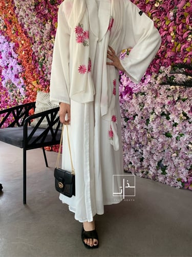 حجاب ابيض مطرز بورد #231