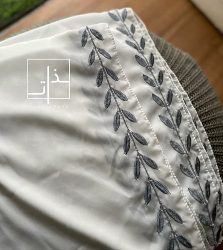 طرحة اوف وايت مزينه بـ تطريز أوراق #196