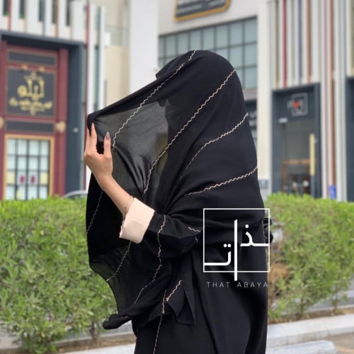 طرحة مطرزة بخطوط متموجة #173