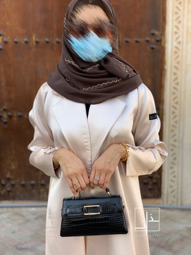 طرحة لون بني بخطوط مموجه باللون البيج #219