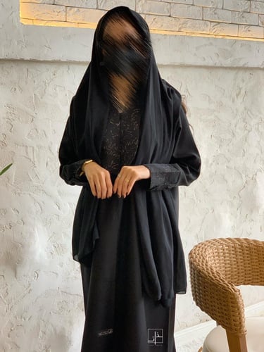 عباية مميزة ب ياقة مزخرفة #249