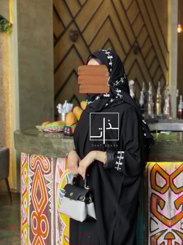 عباية بتطريز على الأكمام #191