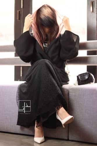 عباية الـ ( تول ) المنقط #222