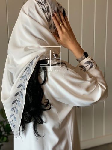 طرحة اوف وايت مزينه بـ تطريز أوراق #196