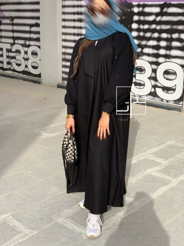 عباية بأكمام ( باف ) مزينة ب نجوم #213