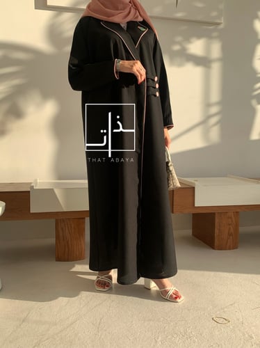 عباية مزينة بـ أزارير قماشية #199