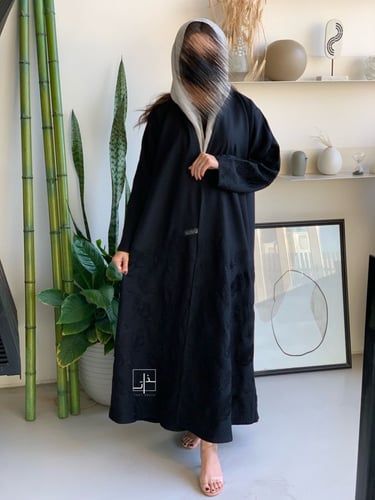 عبايه بتطريز بالأسفل والأكمام #257