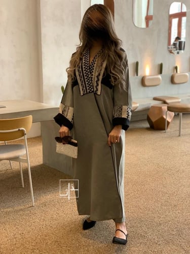 عبايه فخمة بتفاصيل تويد #236