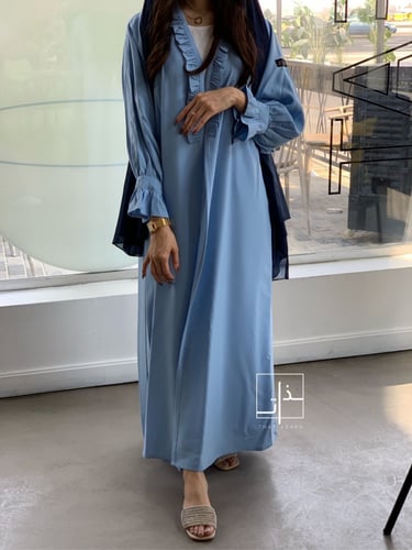 عبايه مميزة حريرية بكسرات #232