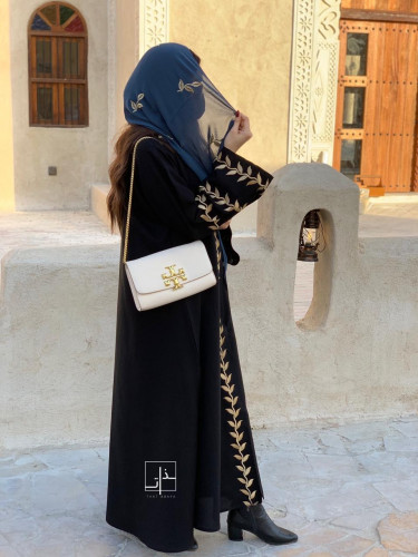 عباية بتطريز ذهبي #239