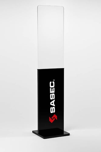 ستاند أكريليك شفاف بقاعدة سوداء – شعار العميل