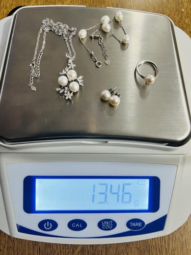 طقم فضة فاخر تصميم ألماس