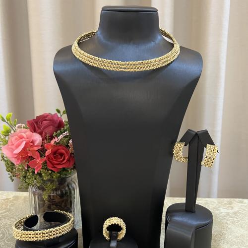 طقم اكسسوار دوريكا ذهبي مطلي ذهب