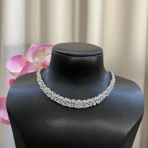 طقم زركون فضي تصميم ألماس راقي