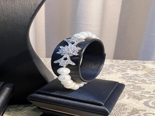 طقم لؤلؤ طبيعي زراعي مع فضة تركية فاخر جدا