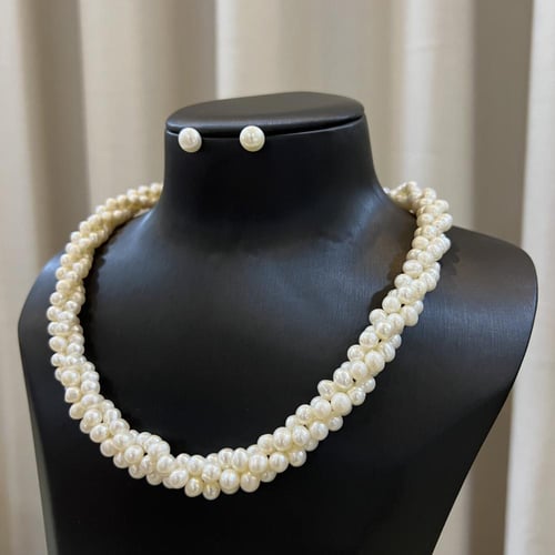 طقم لؤلؤ طبيعي زراعي ٣ طبقات مدور فخم جدا