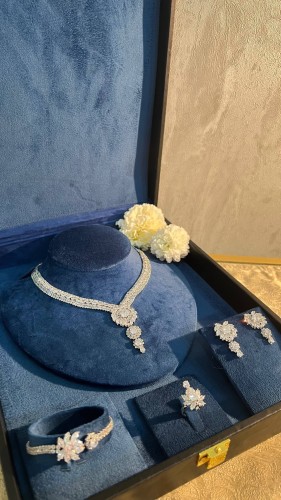 Silver zircon set with amazing shine