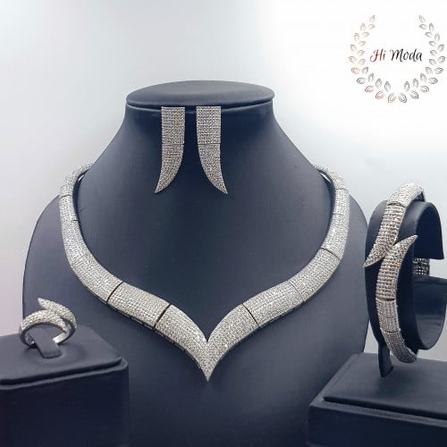 طقم مناسبات زركون فضي فاخر ورائع ملكي