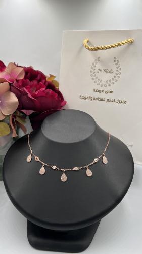Silver choker and luxurious zircon rose gold