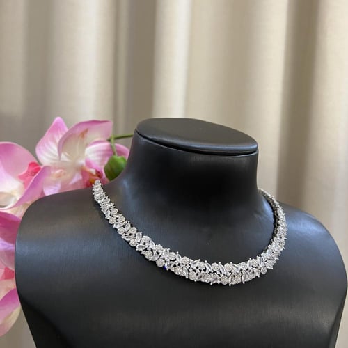 طقم زركون فضي تصميم ألماس راقي