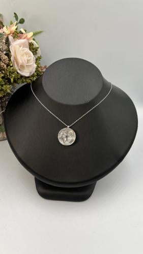 Silver necklace with smooth and beautiful seashells