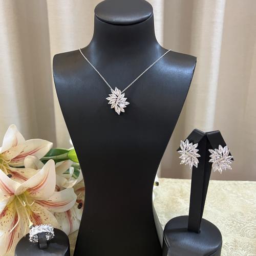 A soft zircon set with an amazing shine