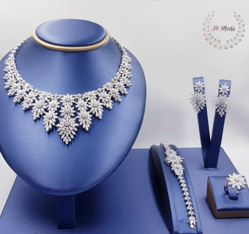 طقم زركون مناسبات فضي فاخر جدا