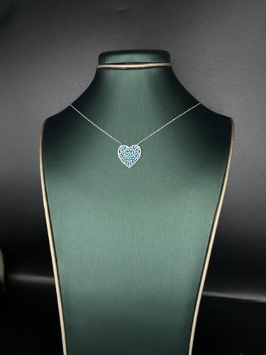 Elegant silver and synthetic turquoise necklace